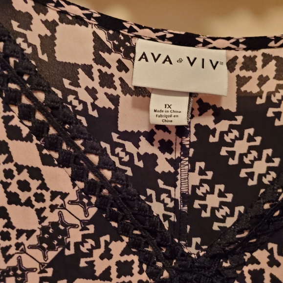 Tunic - Picture 3 of 3